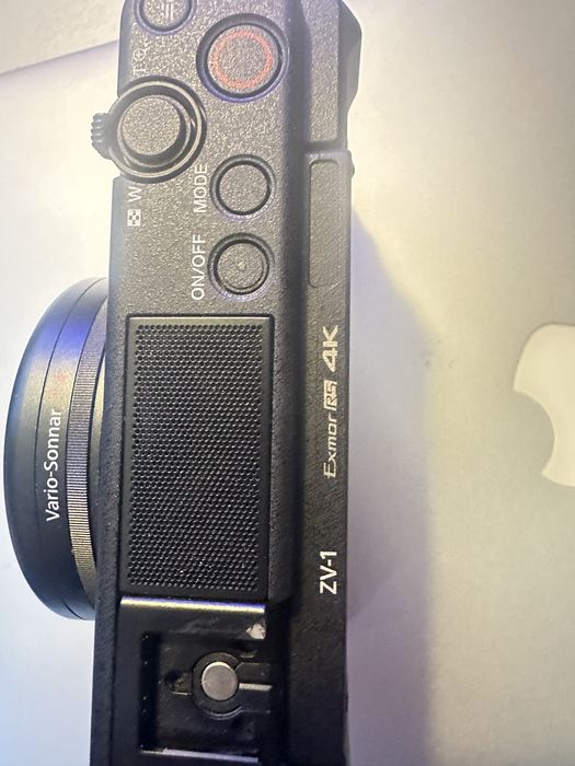 Câmera de Filmar e Fotografia Sony ZV-1