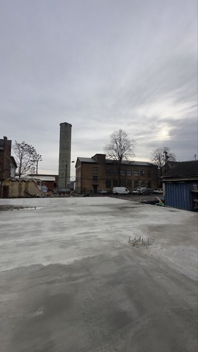 Здається склад новий з рампою 1200 кв