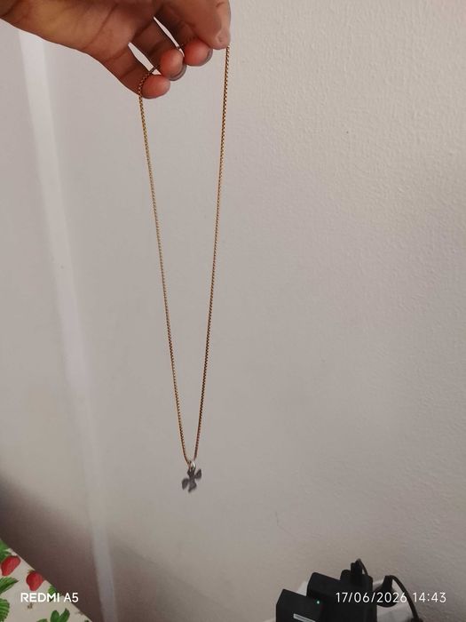 Vendo esses colares porque não gostei