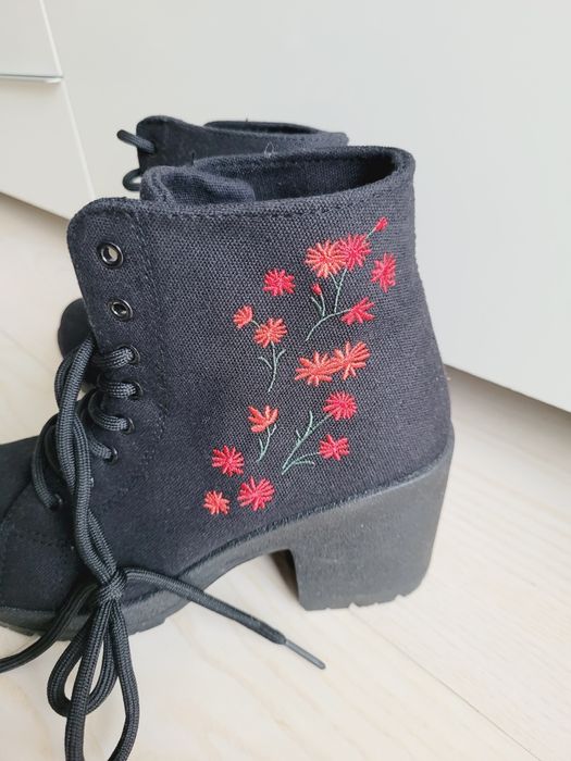 Nowe Czarne Botki goth rock kwiaty folk r. 39
