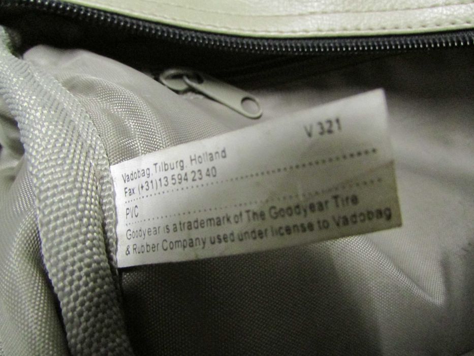 Bolsa tiracolo "Goodyear" com logos clássicos desporto motorizado