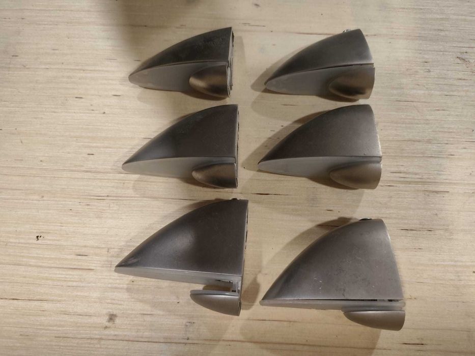 Suportes em inox para prateleiras