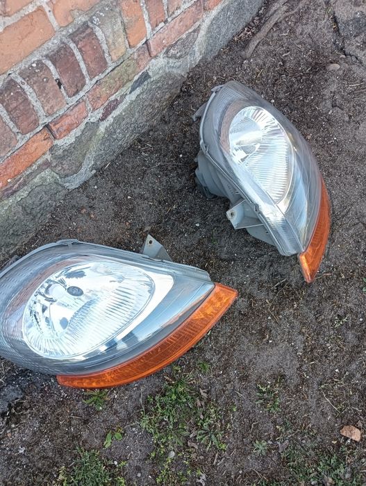 Lampa Trafic Vivaro Primastar kompletna