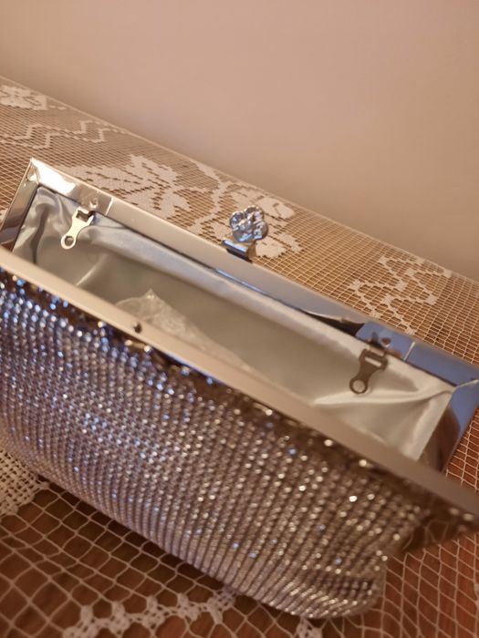 Torebka srebrna z kryształkami + kolczyki gratis