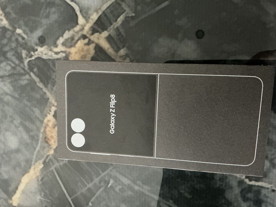Samsung Galaxy Z Flip8 NOWY!!!