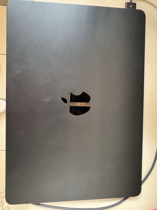 MacBook Air M2 16GB 256SSD