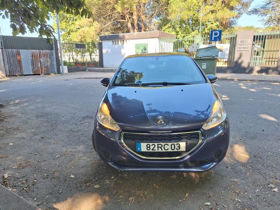 Peugeot 208 1.4hdi access — photo 2
