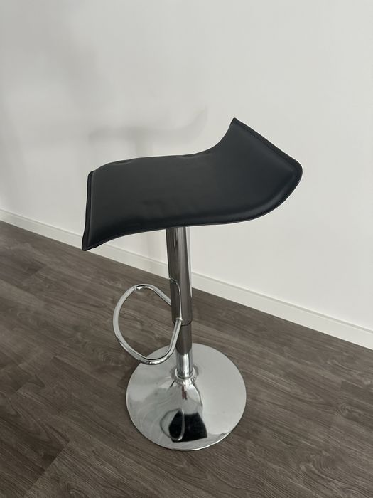 Banco giratório preto