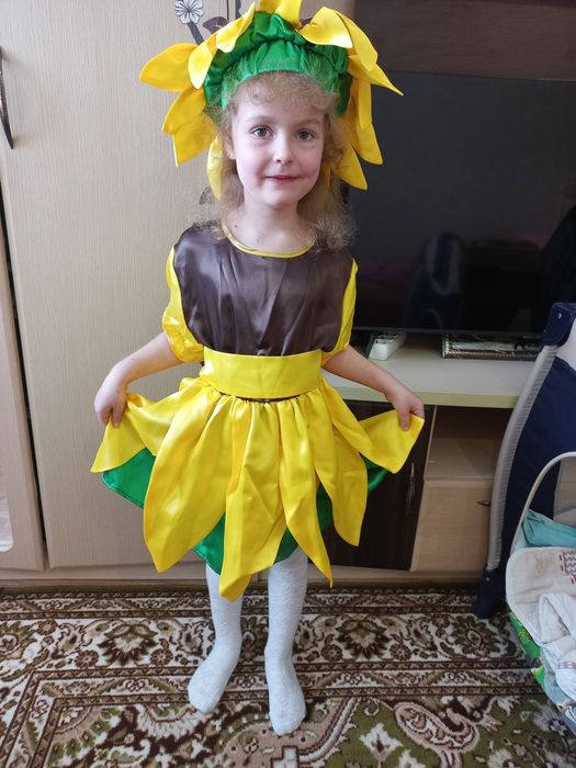 Дам в  користування карнавальний костюм квіточки Соняшник