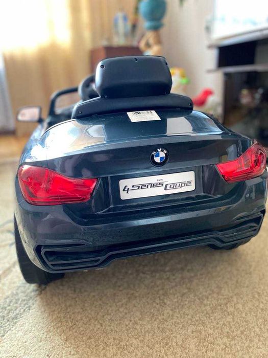Дитяче авто на пульт BMW