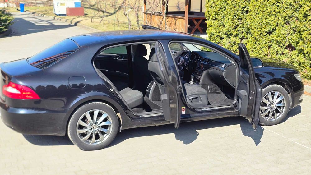 Авто Шкода Суперб 2011року з 1.6ТДІ, Чорний седан! 234тис пробігу.