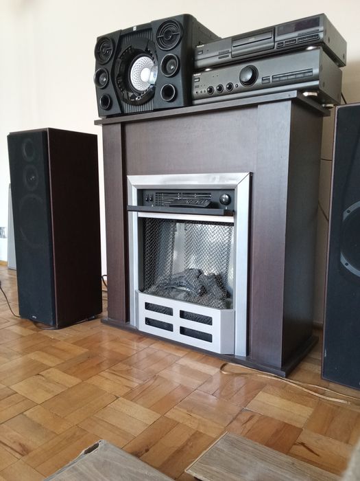 Kominek elektryczny z funkcją pilota