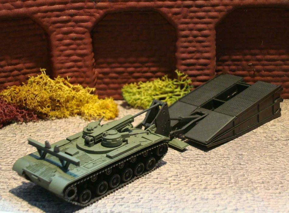 Roco MiniTanks - Blindado com Ponte de passagem para Veículos / 1:87