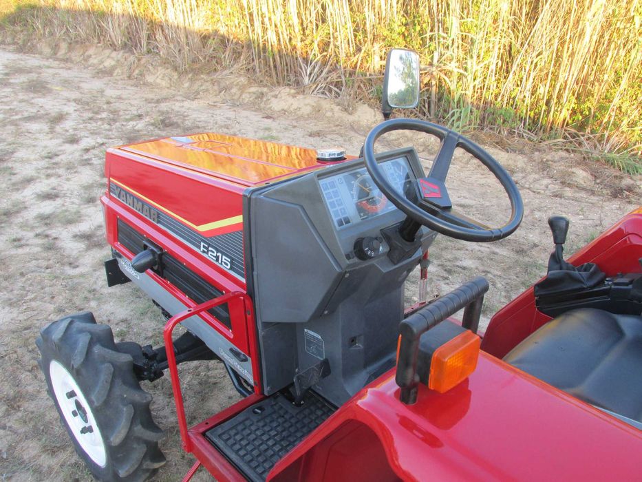 Trator  Yanmar F215 4WD com Alfaia Fresa