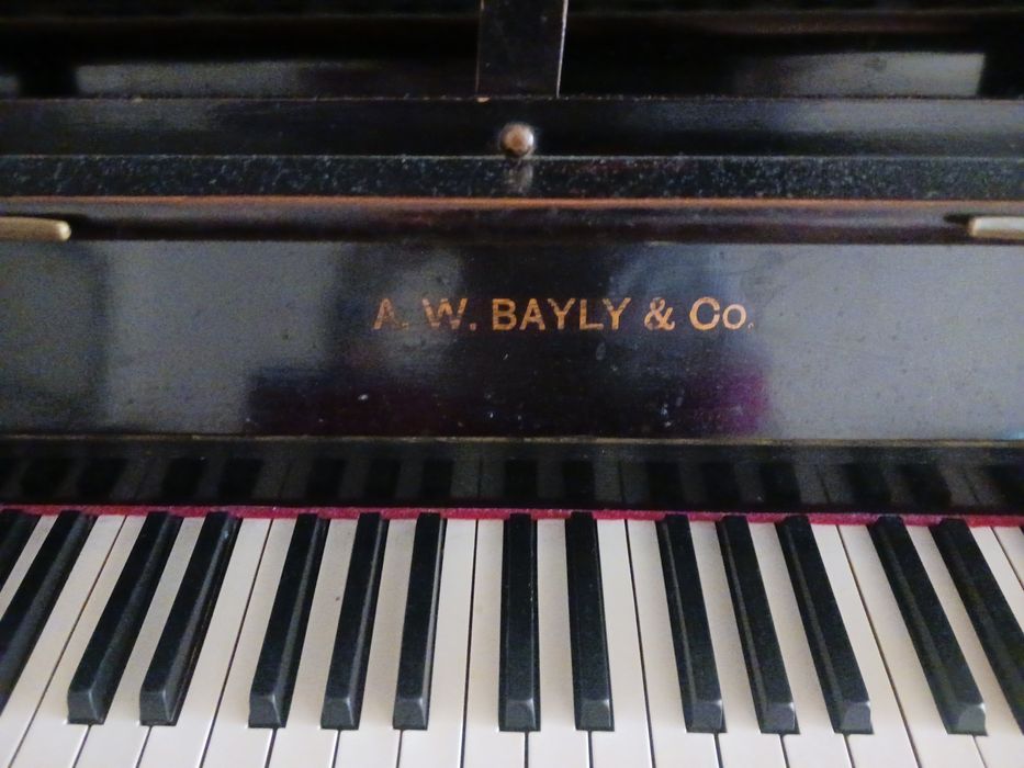 Vende-se piano sec XIX