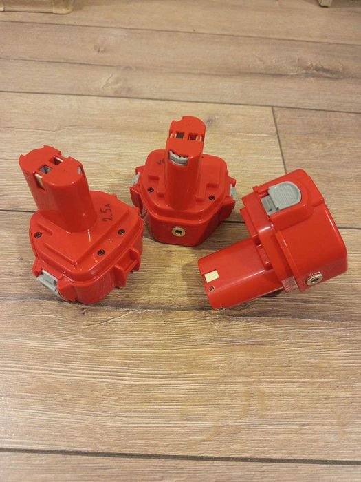 Makita 12v АКБ батарея li-ion 2.5A