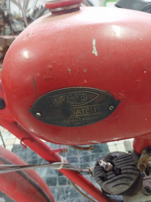 Famel satélite antiga