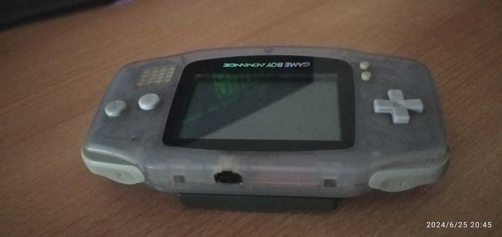 Gameboy Advance + 1 jogo Mario Kart super circuit