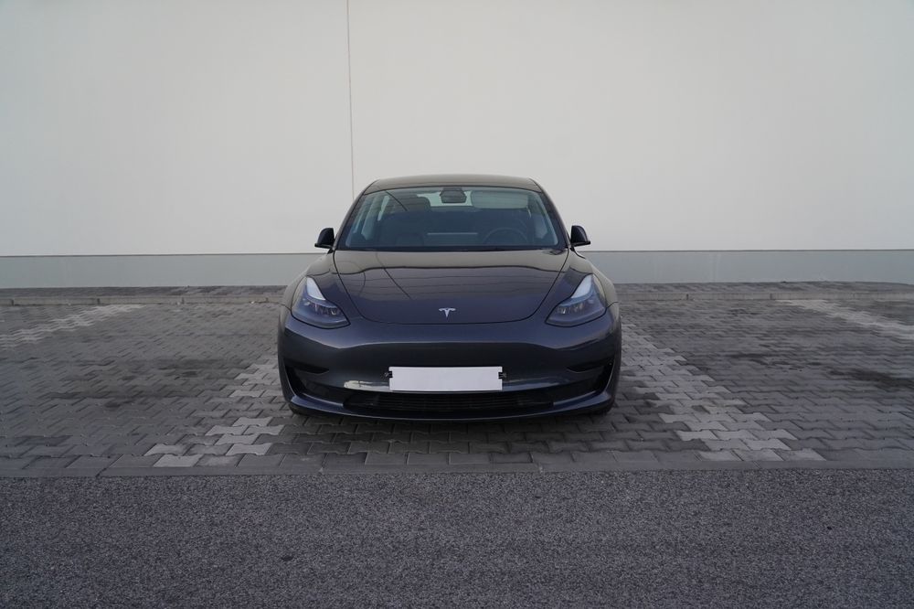 Tesla Model 3 RWD