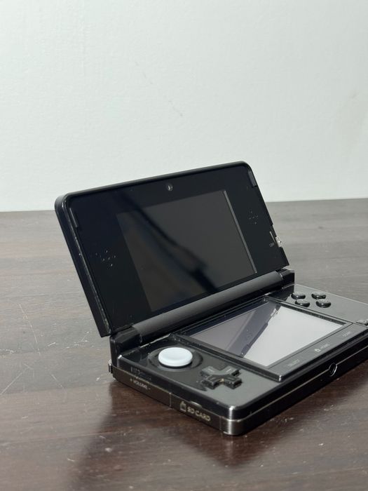 Nintendo 3DS Czarna Błyszcząca – Oryginalny Model 2011 | W pełni sprawna