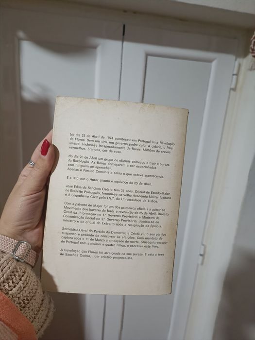 Livro "O Equívoco do 25 de Abril" de Sanches Osório