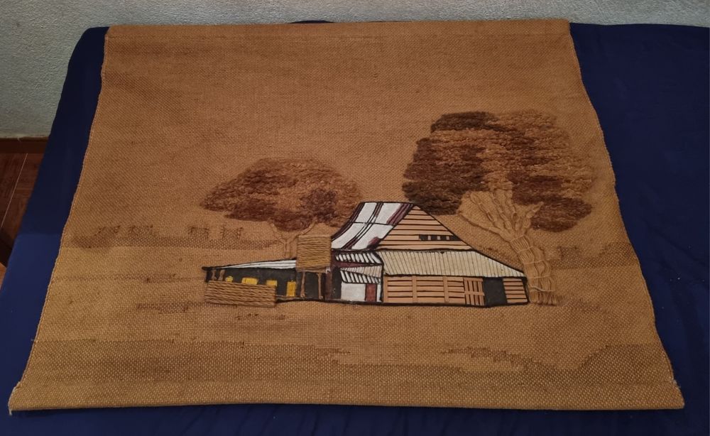 Tapete Bordado a mão antigo