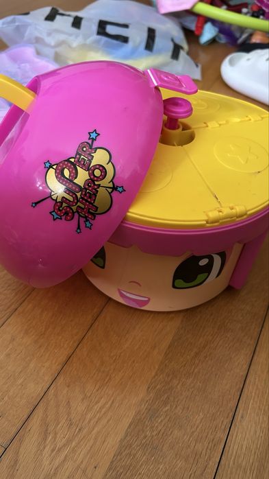 Pinypon - caixa com bonecos e acessorios