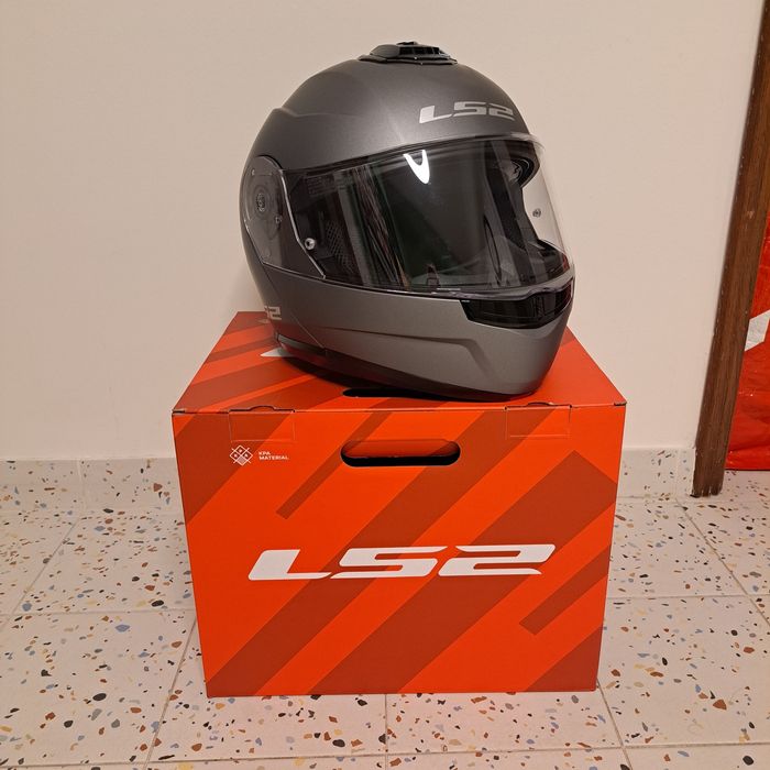 Capacete M da marca LS2