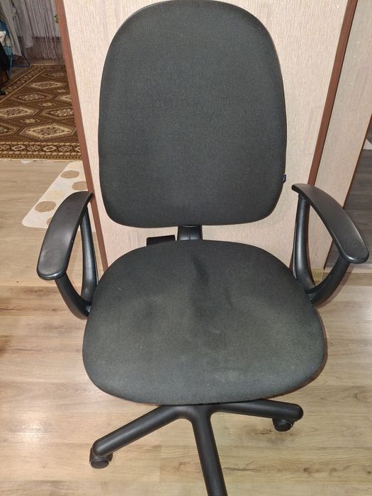 Продам офісний стілець