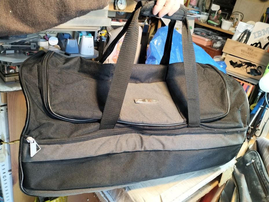 Saco de desporto com duas malas de mão