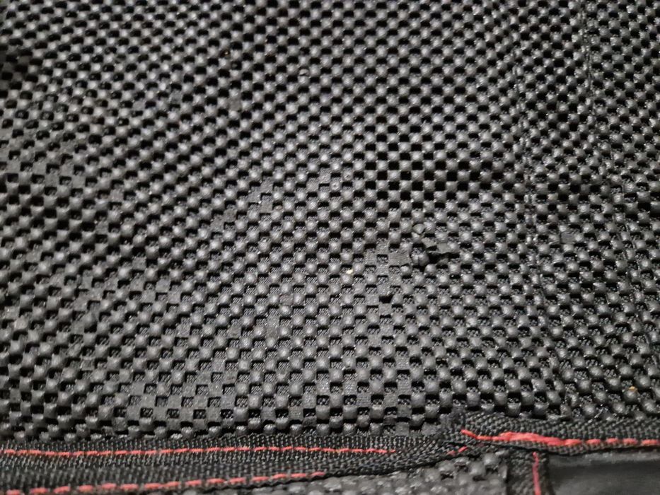 Mata Axkid ochraniacz na fotel