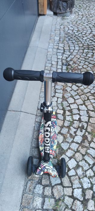 Hulajnoga dziecięca trójkołowa