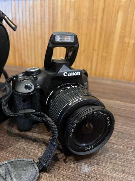 Фотоапарат Canon EOS 600D + Canon EF-S 18–55mm IS II