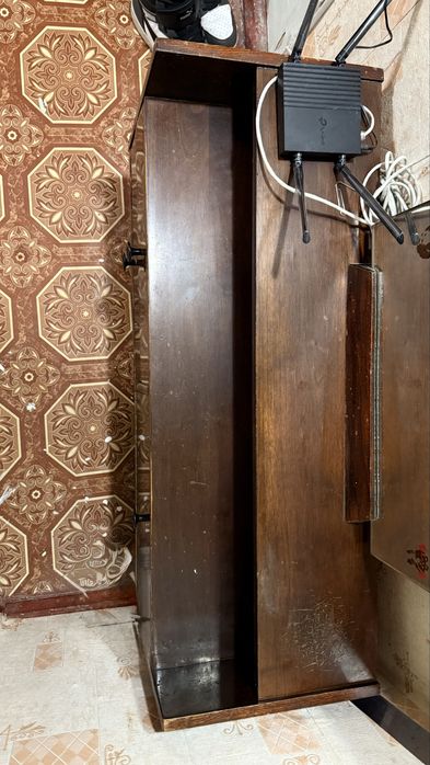 Продам тумбу, трюмо с зеркалом ссср