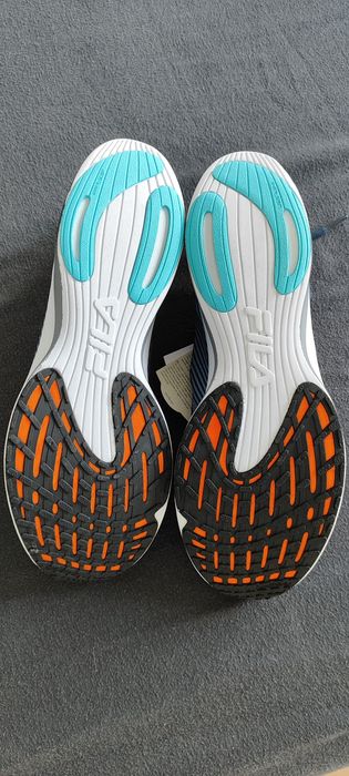 Tennis NOVOS  de corrida FILA KR5