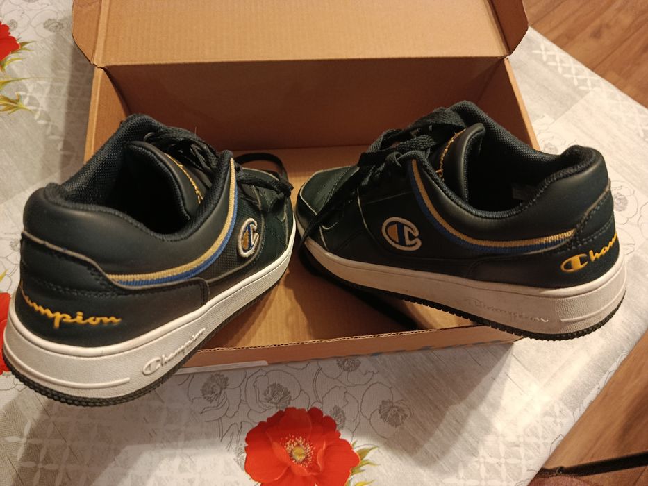 Buty sportowe młodzieżowe Champion r36