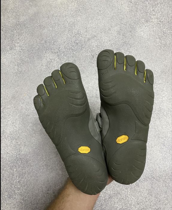 Vibram FiveFingers  жіночі кросівки 5 пальців спортивні