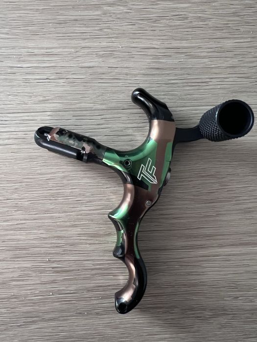 Spust 4-palcowy  TRU-FIRE EDGE CAMO 4-FINGER (ręczny, kciukowy) – STAN IDEALNY