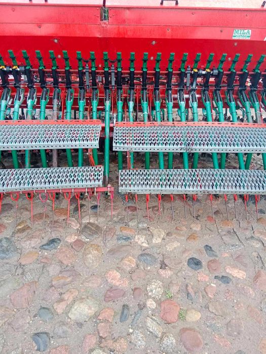 Agregat uprawowo siewny KVERNELAND APOLLO DR.4