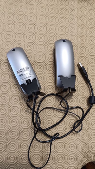 Colunas com entradas USB