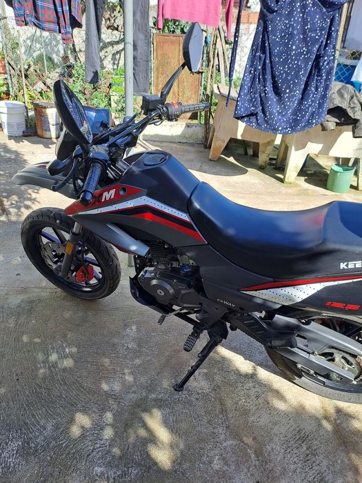 Pretendo vender moto 125tx keeway muito iconomica e muito estimada motivo de venda pretendo adequerir uma com mais cilindrada.