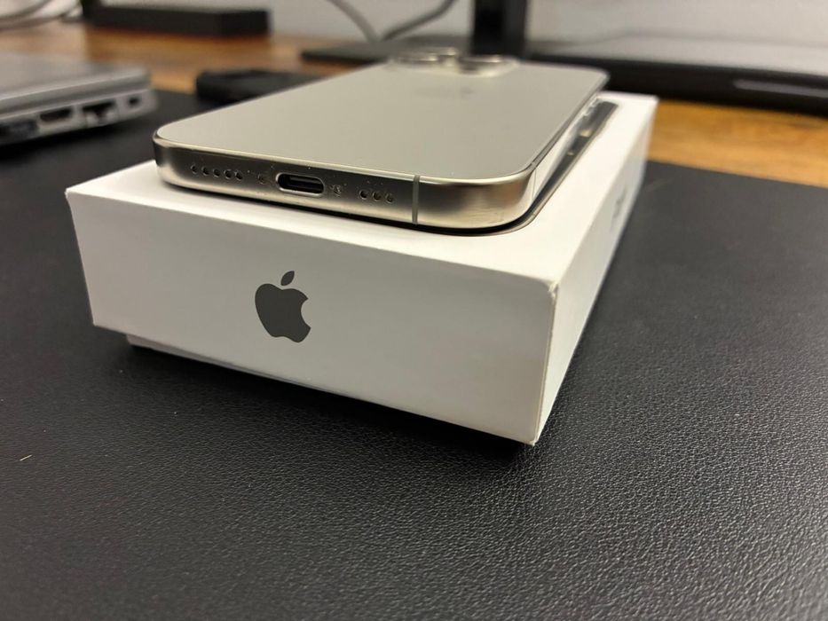 iPhone 16 Pro 128GB c/garantia 10-2027