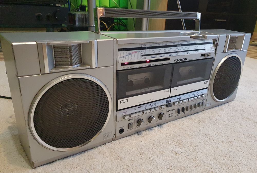 Radiomagnetofon SHARP GF 500