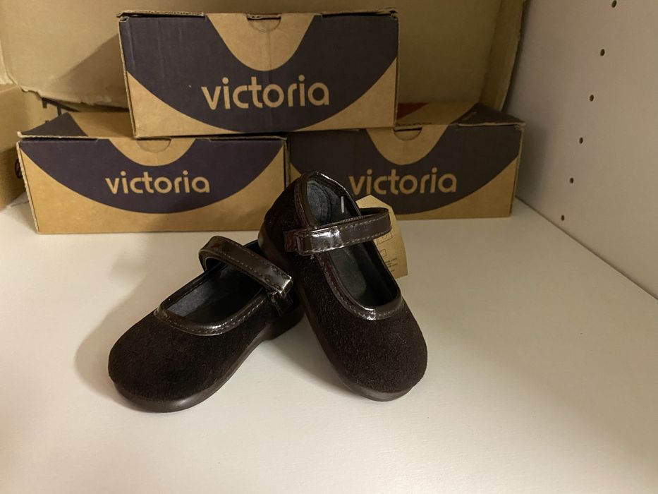 Victoria veludo castanho 18