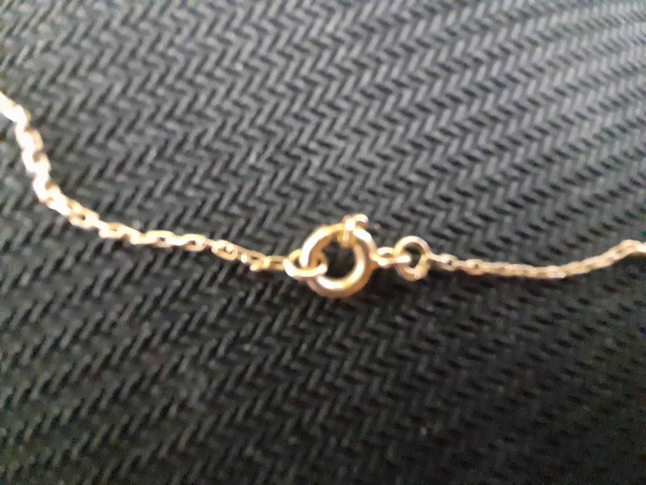 Fio ouro 19.2kt, branco  e amarelo com pequenas pérolas, anos 1940