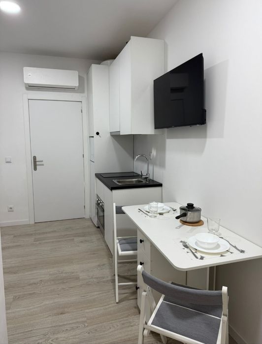 T0 NOVO  Com PISCINA e DESPESAS Todas INCLUÍDAS  de 500€ a  600€
