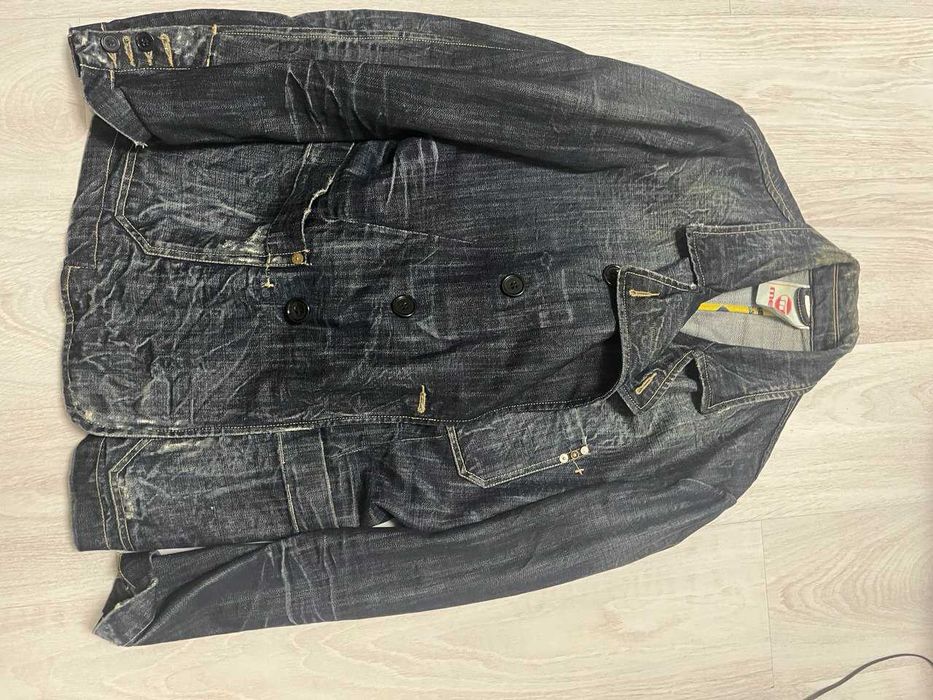 Джинсовий піджак виробництво Італія.