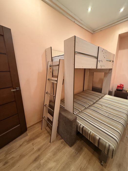 Двоярусне ліжко з диваном 150×200