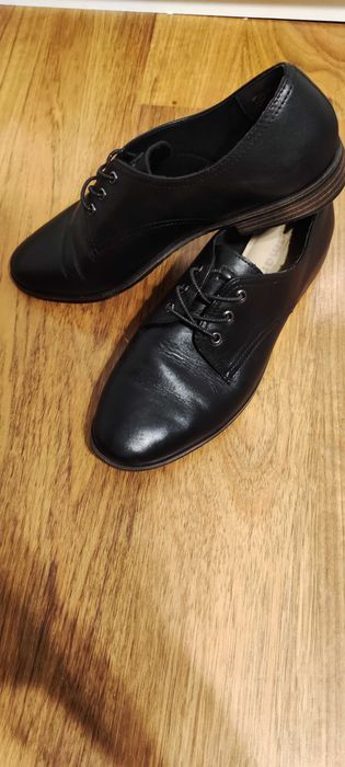 Skórzane półbuty tamaris