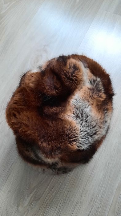 Czapka ze sztucznego futerka obwód 56cm